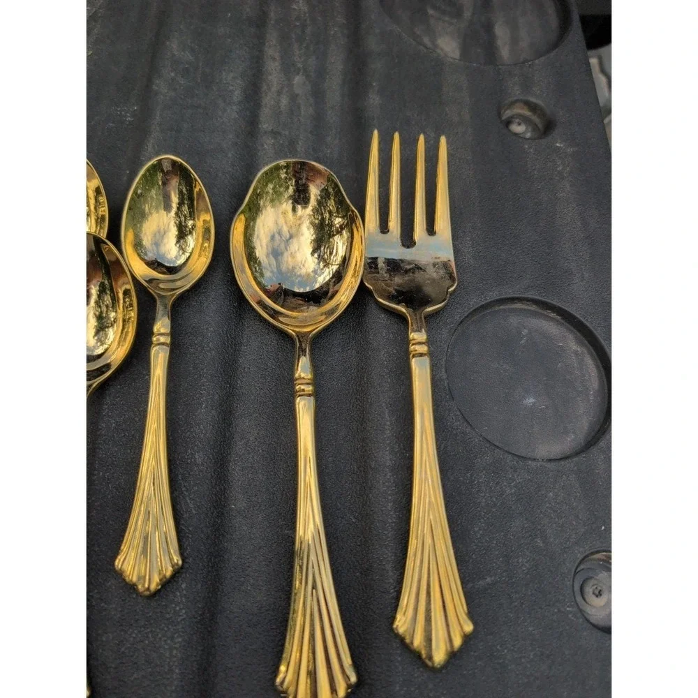 William And Rogers And Son Gold Pavillion Flatware 62 Pieces